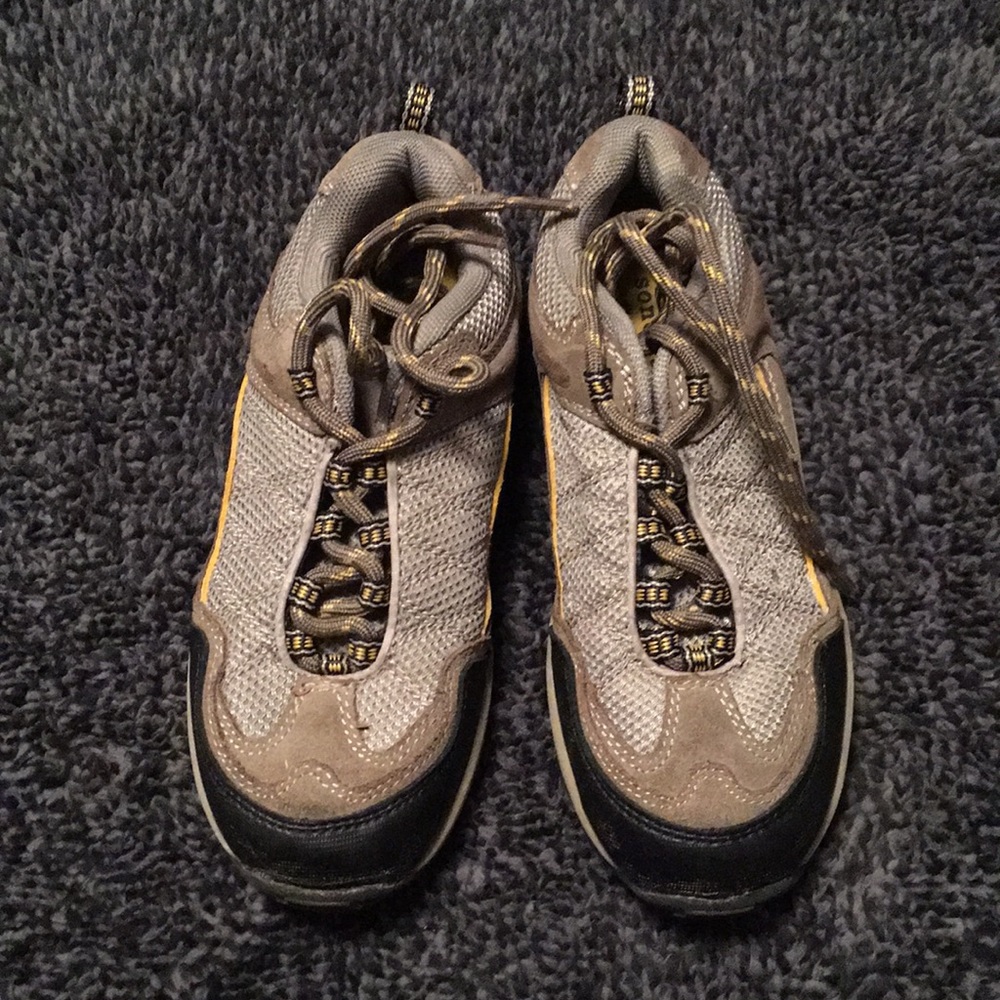 Boys Sonoma tennis shoes